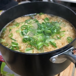 野菜たっぷり！チキンラーメン鍋